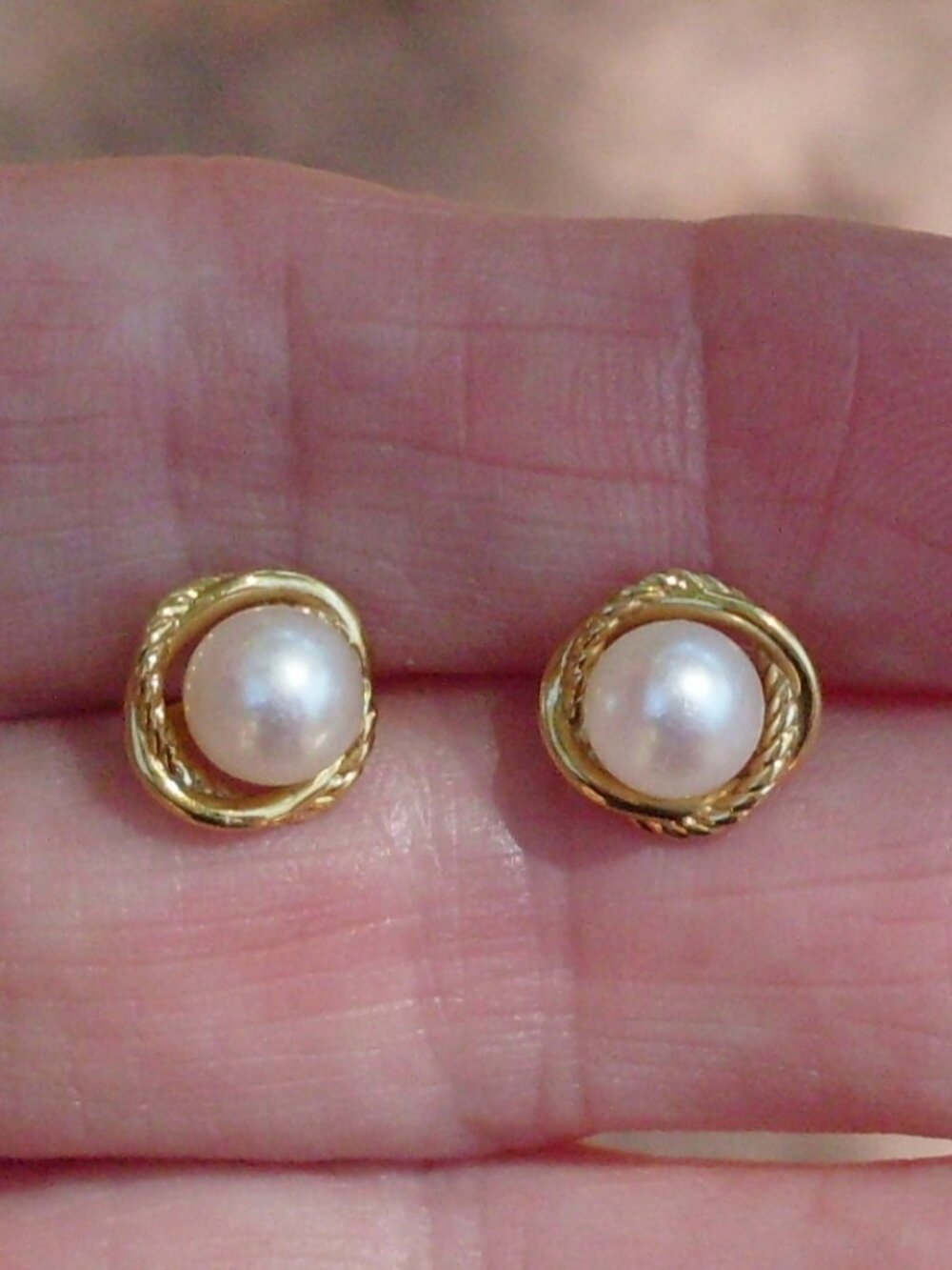 Current Item - David Yurman Crossover Infinity Pearl Stud Earrings - 18K YG